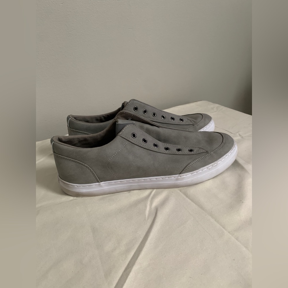 Mens Guess size 11.5